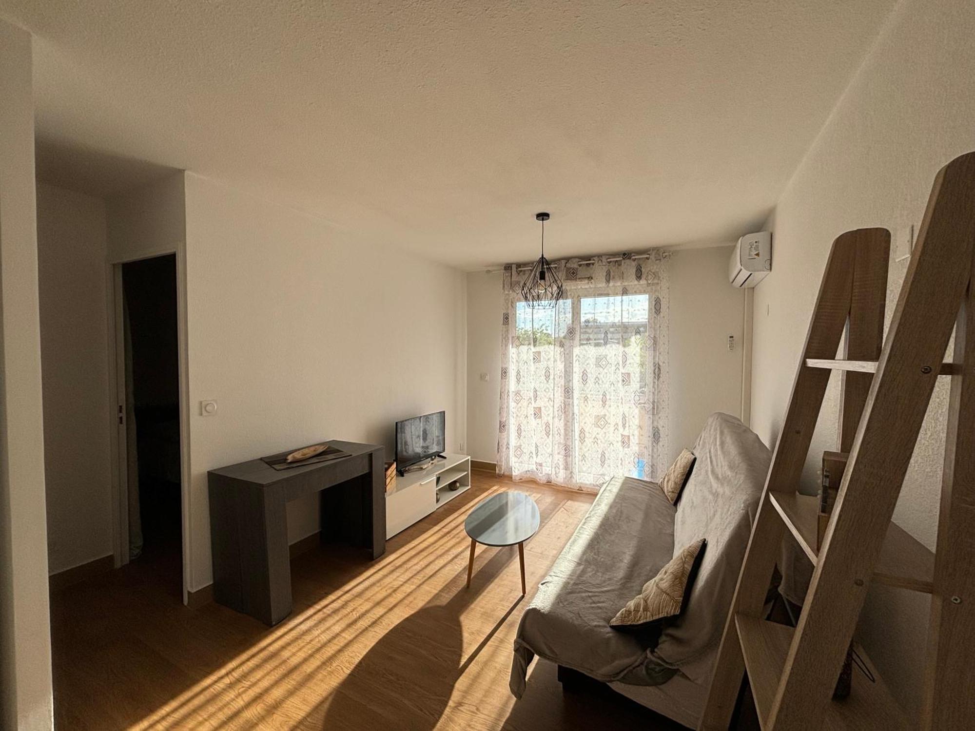 Location D'Un Superbe Appartement Avec Piscine Roquebrune-sur Argens Ngoại thất bức ảnh
