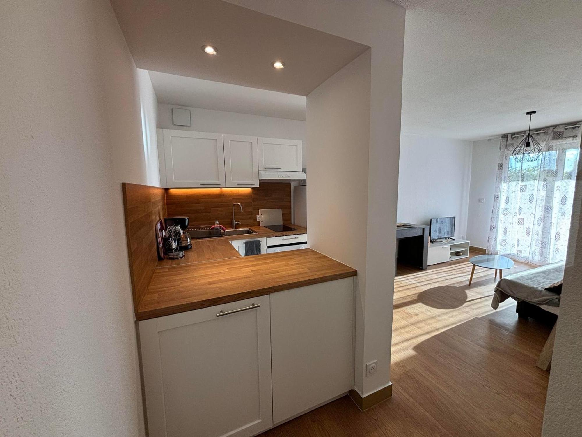 Location D'Un Superbe Appartement Avec Piscine Roquebrune-sur Argens Ngoại thất bức ảnh